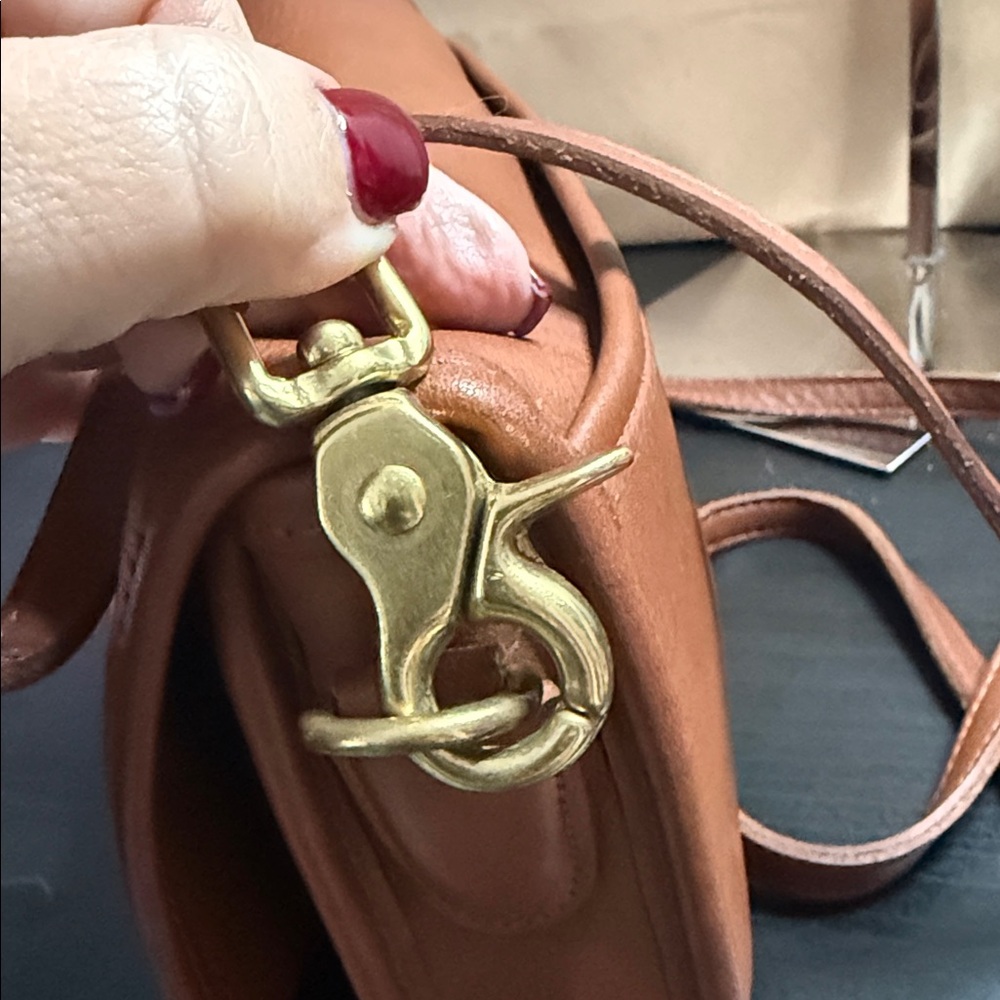 Coach Vintage Pocket Purse - Picture 16 of 17